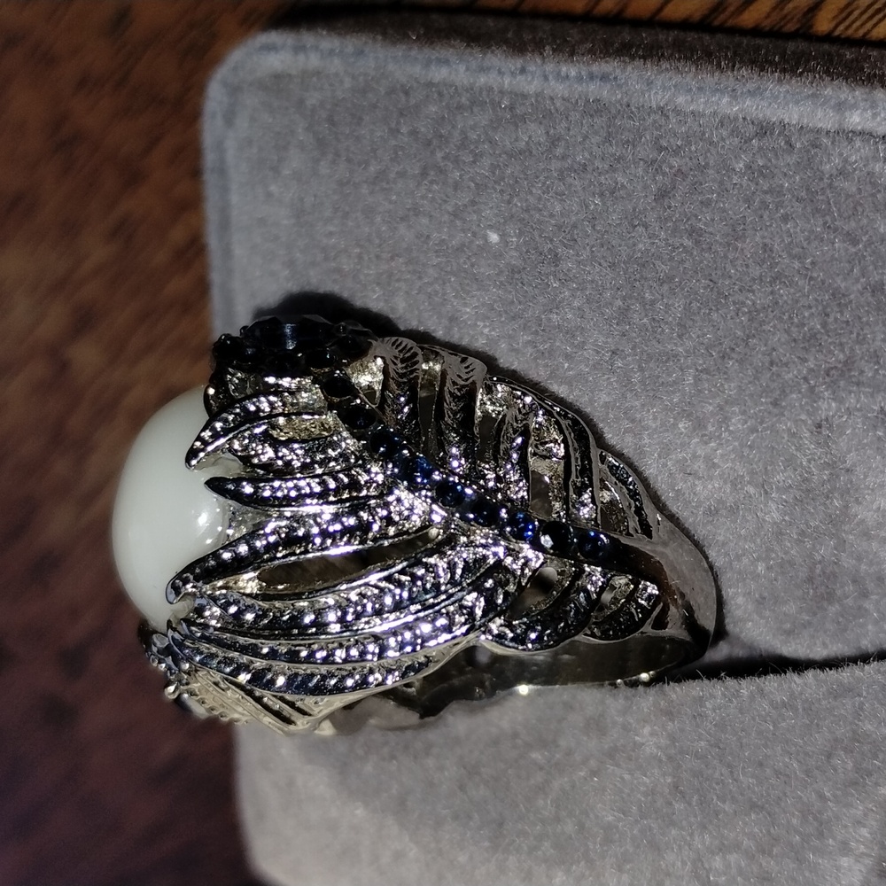 Silver Ring - Picture 3 of 5